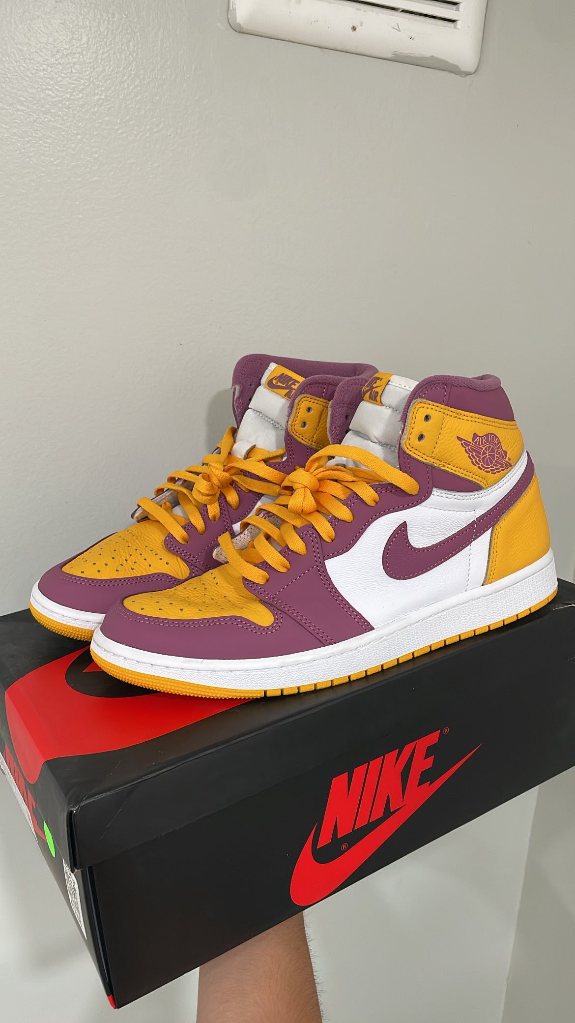 Air Jordan retro 1 brother hood